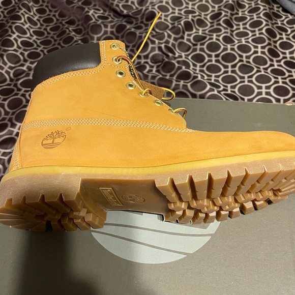 Boots - Picture 5 of 6